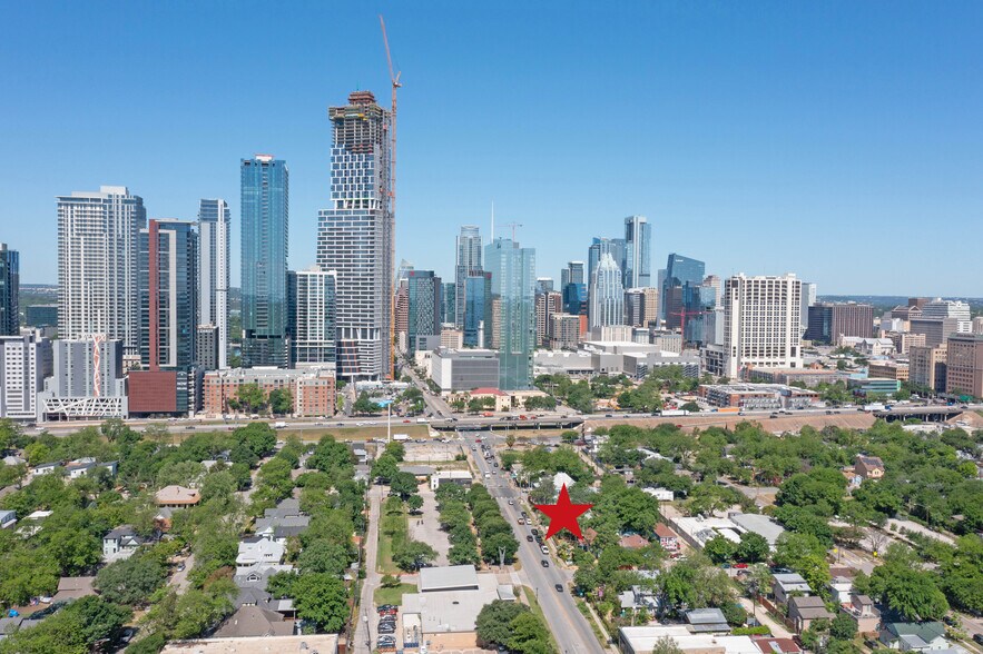 More Photos Of 1006 E Cesar Chavez St, Austin Office For Sale