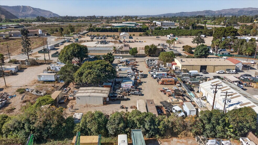 More Photos Of 870 Corporation St, Santa Paula Truck Terminal For Sale