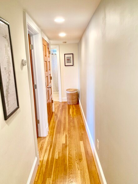 More Photos Of 111 E Uhler Ave, Alexandria Apartments For Sale