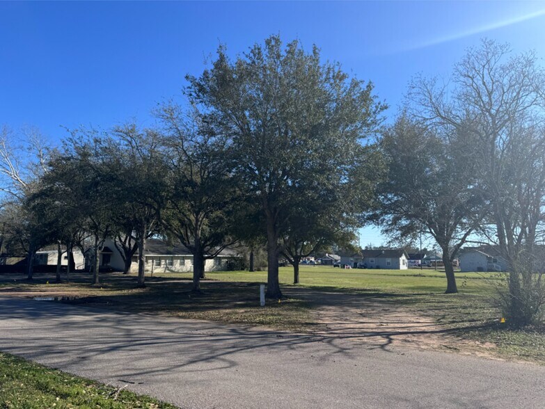 More Photos Of 307 Acker St, Magnolia Flex For Sale