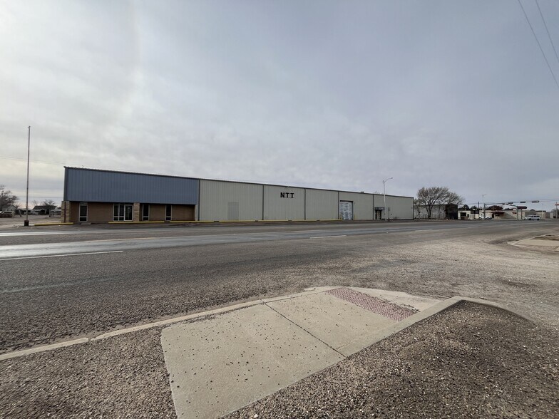 More Photos Of 1012 E Waylon Jennings Blvd, Littlefield Industrial For Sale