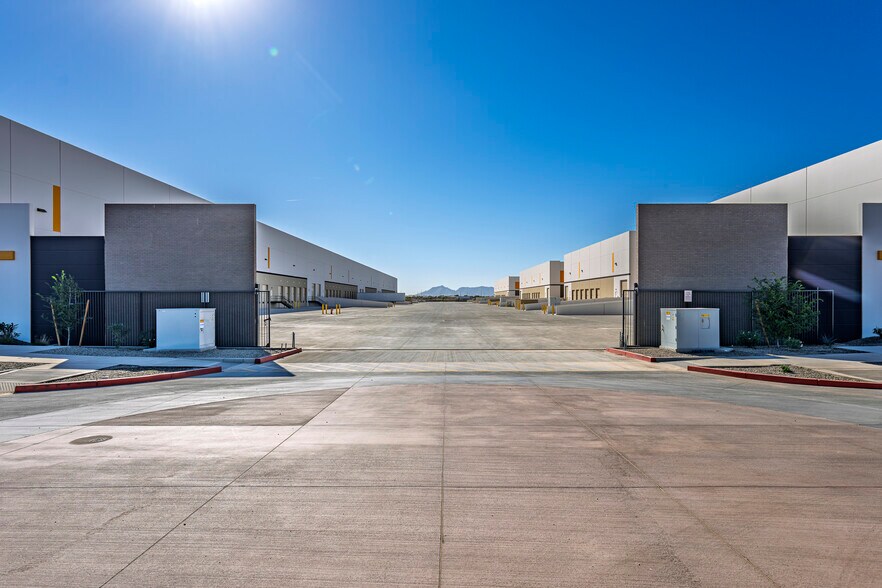 More Photos Of SEC Ellsworth Road & Pecos Rd, Mesa Warehouse For Lease