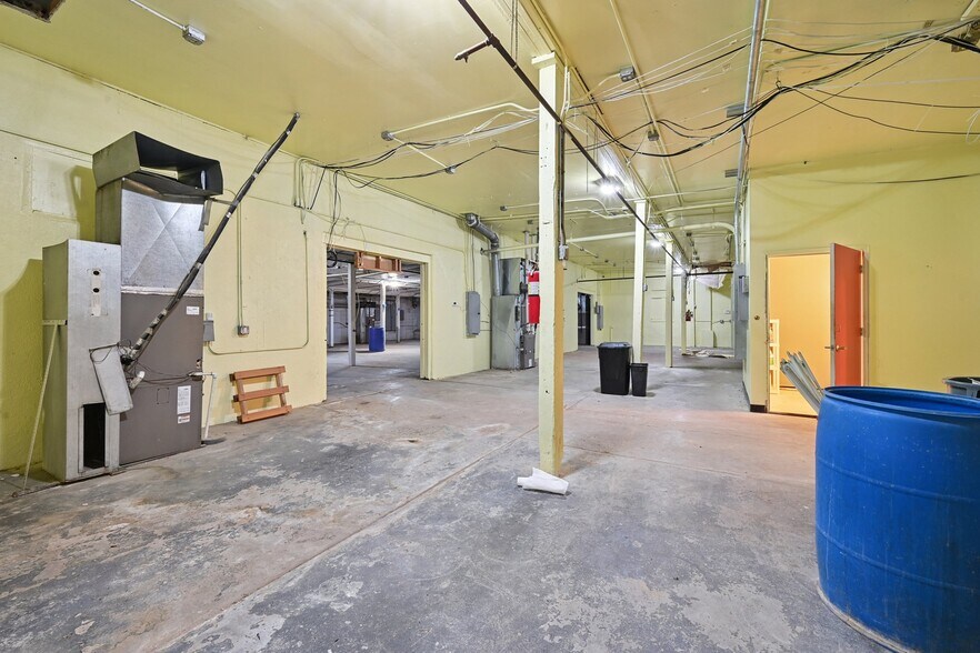 More Photos Of 3100 Blake St, Denver Storefront For Sale