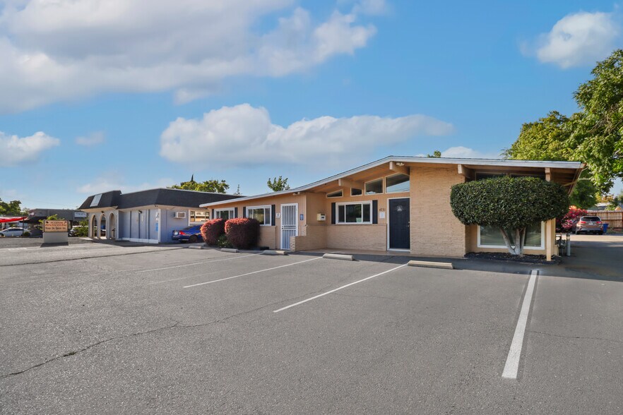 More Photos Of 4731 El Camino Ave, Carmichael Office For Sale