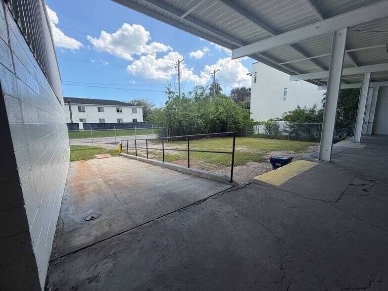 More Photos Of 5007 S Westshore Blvd, Tampa Warehouse For Sale