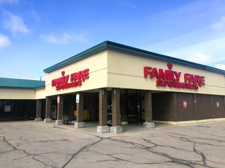 More Photos Of 604 S Mitchell St, Cadillac Unknown For Lease