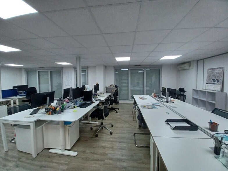 More Photos Of 22 Avenue Robert Schuman, Marseille Office For Sale
