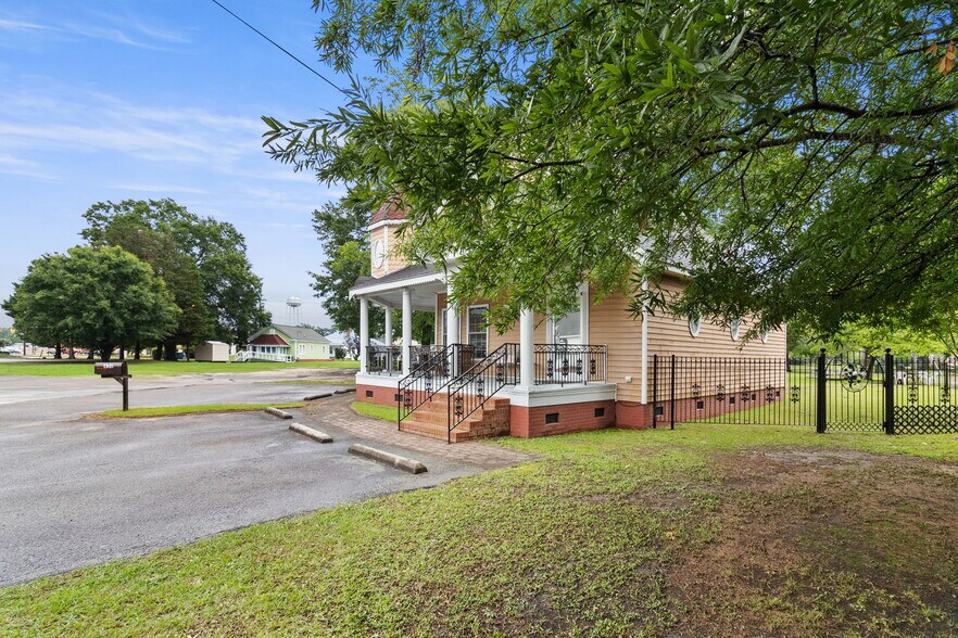 More Photos Of , Laurinburg Office For Sale