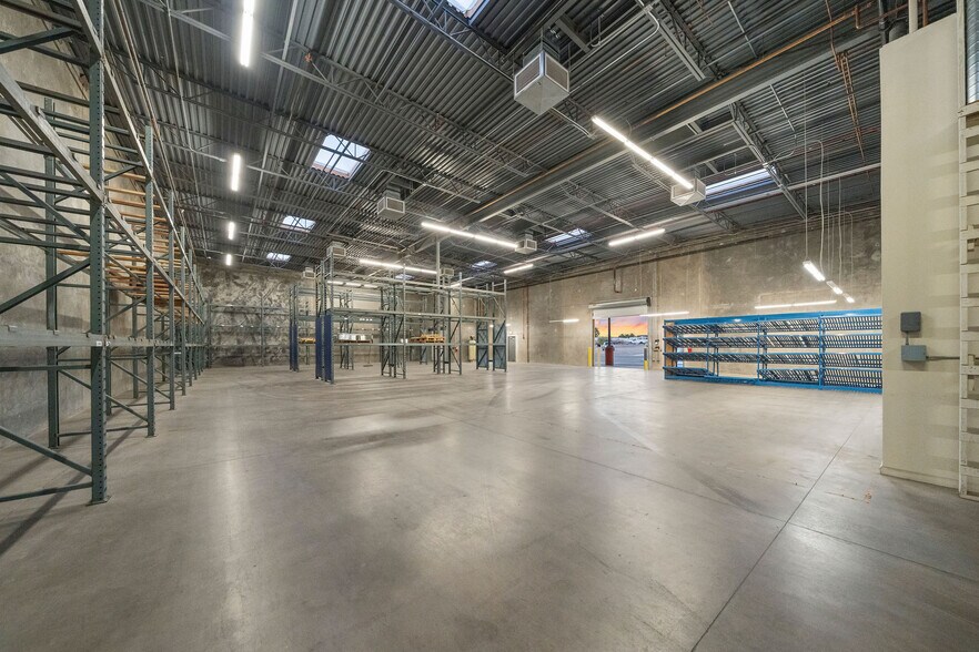 More Photos Of 1105 Aviation Dr, Lake Havasu City Manufacturing For Lease