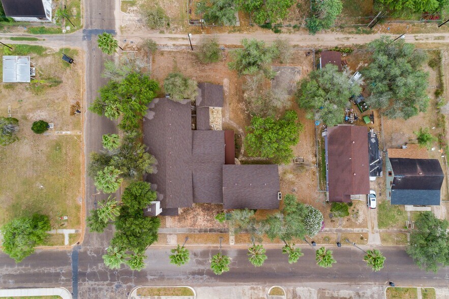 More Photos Of 503 S Illinois Ave, Weslaco Flex For Lease