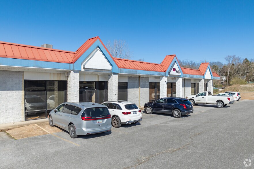 More Photos Of 2395 Harrison St, Batesville Department Store For Sale