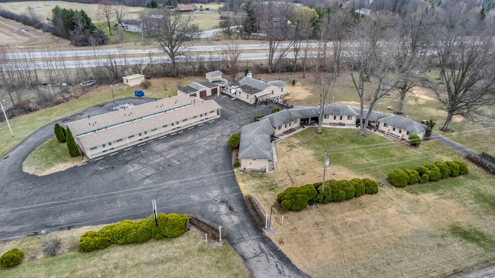 Primary Photo Of 44077 Oberlin Elyria Rd, Oberlin Hotel For Sale