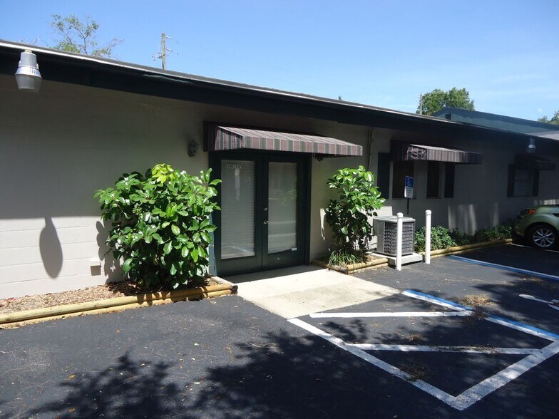 More Photos Of 1260 W Bay Dr, Largo Storefront For Lease