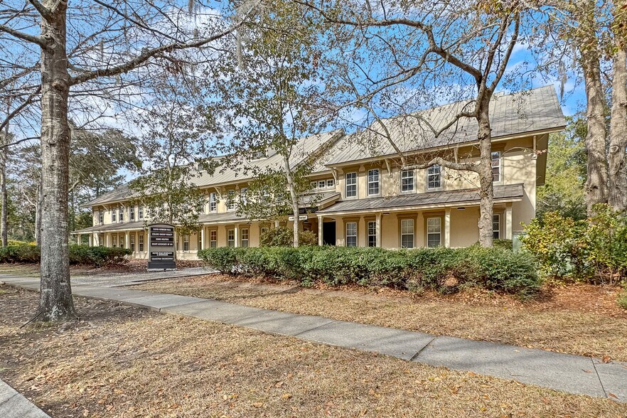 More Photos Of 14 Westbury Park, Bluffton Office For Sale