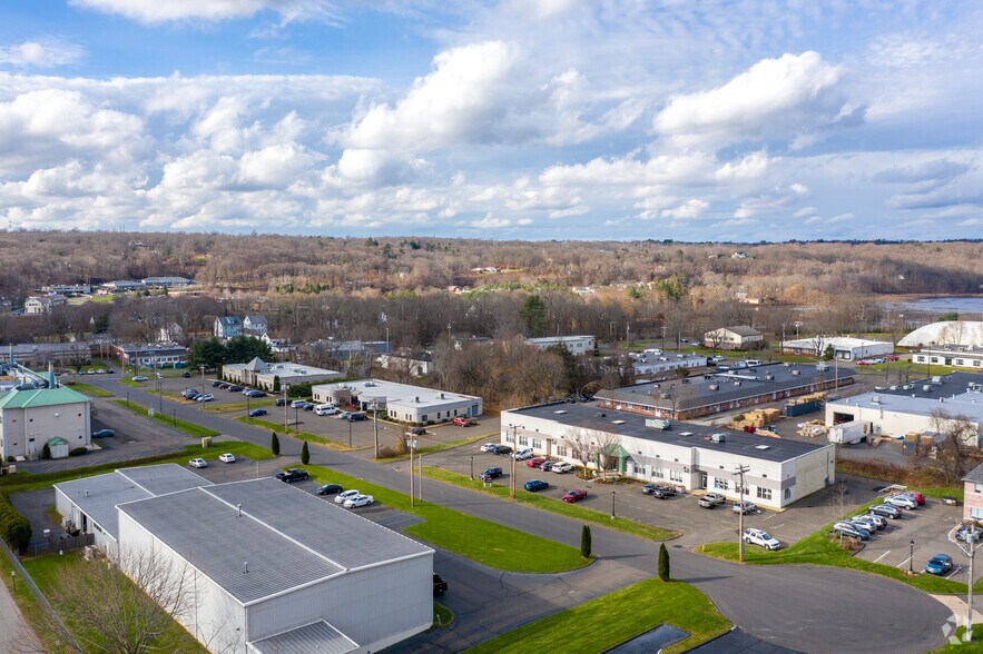 More Photos Of 11 Research Dr, Woodbridge Office For Lease