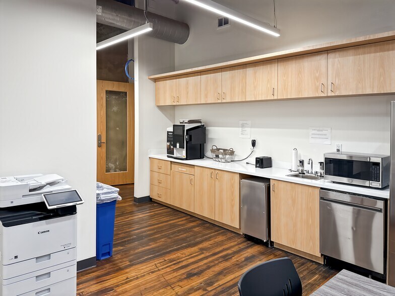 More Photos Of 107-109 S Main St, Memphis Coworking Space