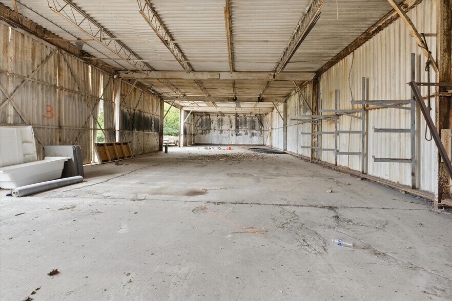 More Photos Of 211 Lee St, Saginaw Manufacturing For Sale