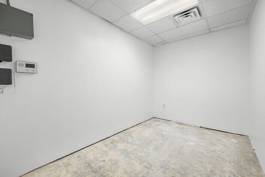 More Photos Of 23031 Sunnymead Blvd, Moreno Valley Storefront Retail Office For Sale