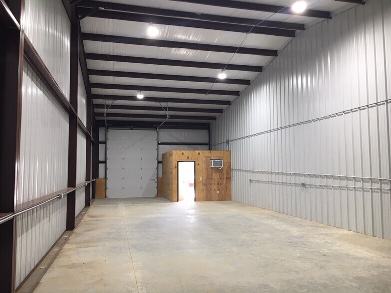 More Photos Of 14430 Fm 718, Fort Worth Warehouse For Lease