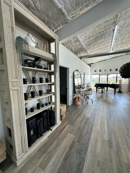 More Photos Of 30307 Ranch Road 12, Dripping Springs Light Manufacturing For Lease