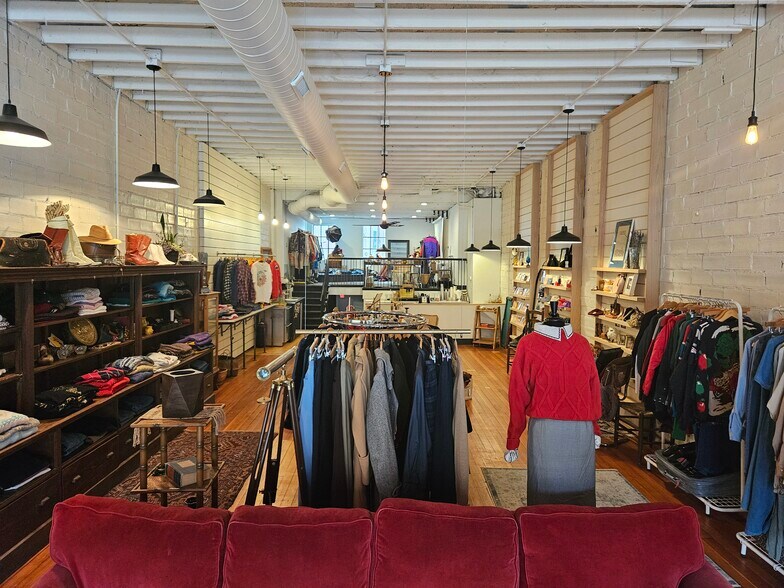 More Photos Of 2540 Lincoln Way, Ames Storefront Retail Office For Lease