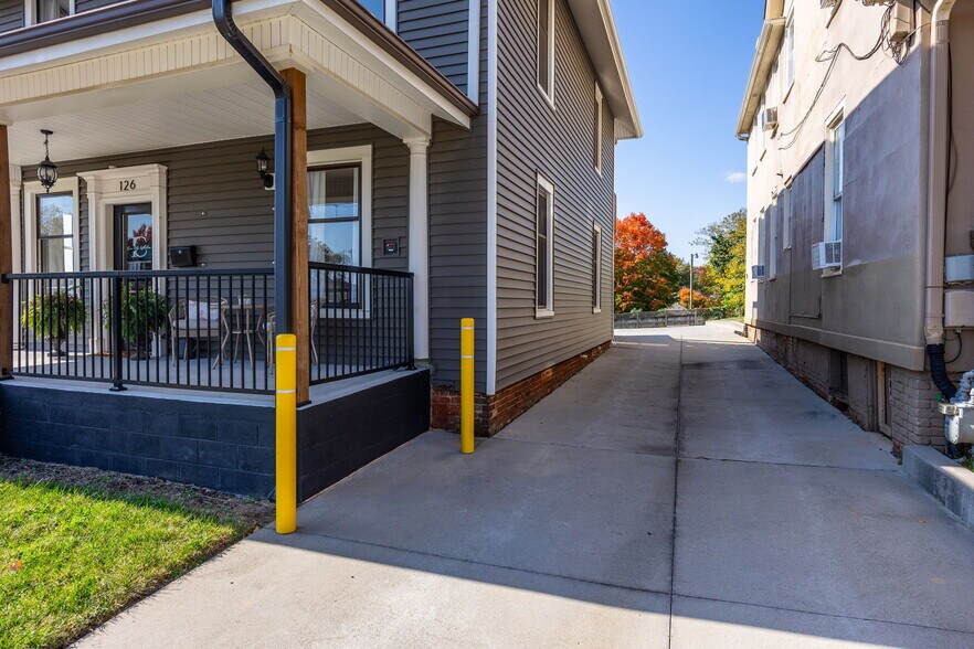 More Photos Of 126 S Spruce St, Winston-Salem Office Residential For Sale