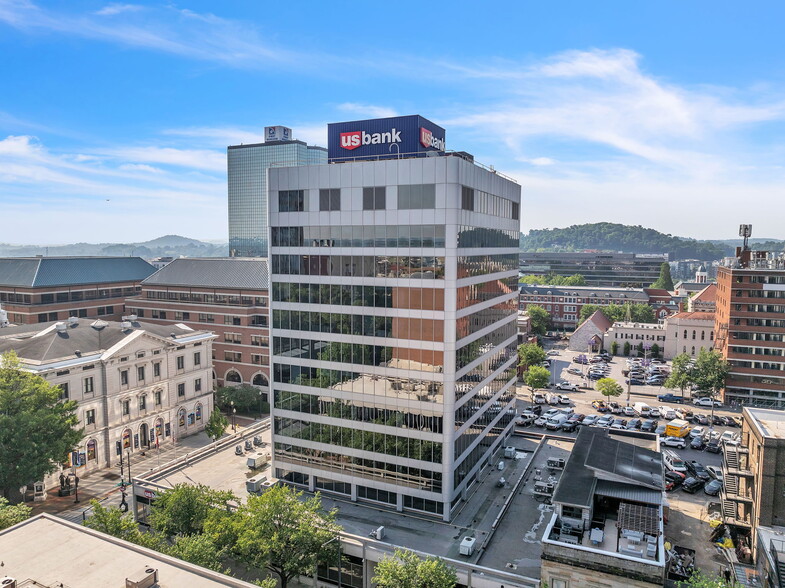 More Photos Of 607 Market St, Knoxville Office For Sale