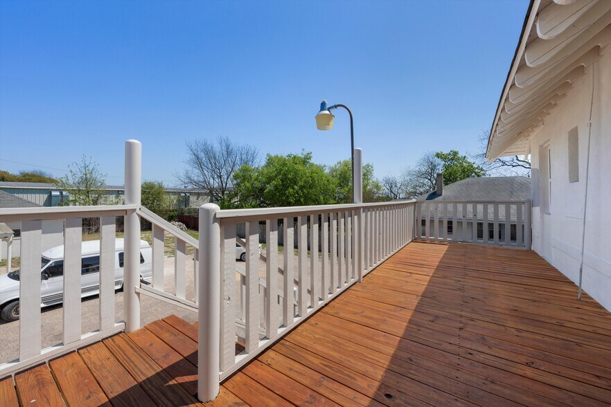 More Photos Of 521 N 18th St, Waco Office Residential For Sale