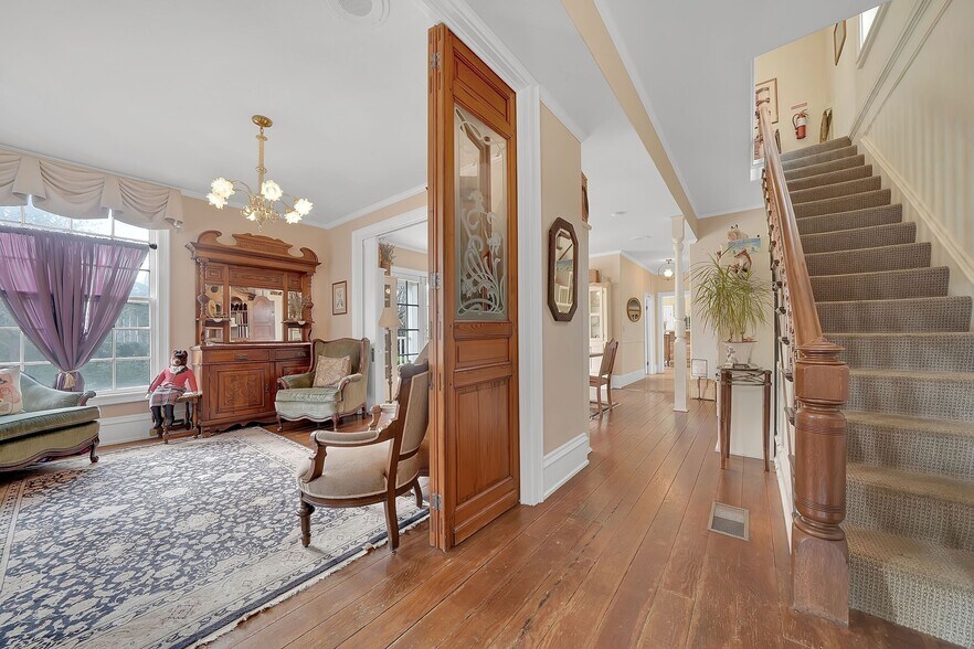 More Photos Of 77 Main St, Sutter Creek Hospitality For Sale