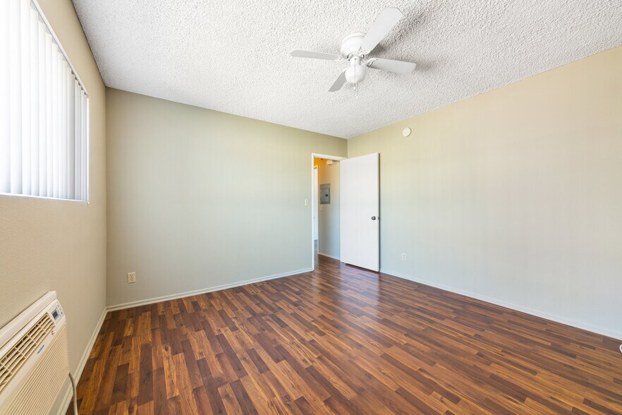 More Photos Of 13951 Moorpark St, Sherman Oaks Apartments For Sale