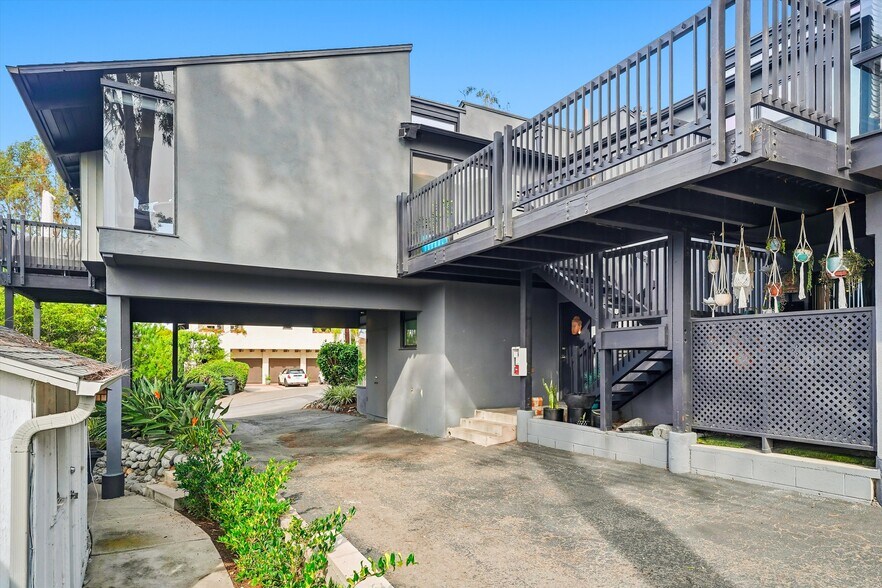 More Photos Of 2101 Glenneyre St, Laguna Beach Apartments For Sale