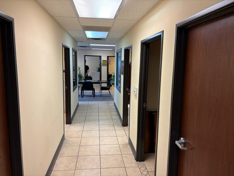 More Photos Of 2216 Sutterville Rd, Sacramento Auto Dealership For Lease
