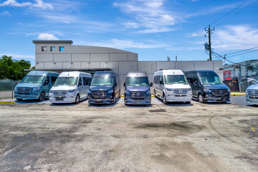 More Photos Of 925 W Broward Blvd, Fort Lauderdale Auto Dealership For Lease