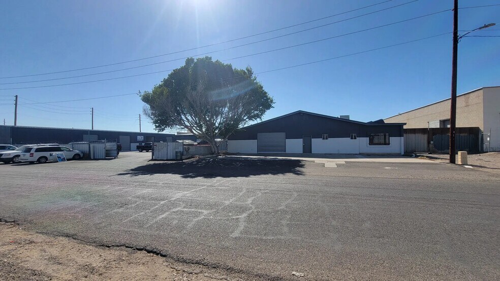 Primary Photo Of 3650 N 40th Ave, Phoenix Industrial For Sale