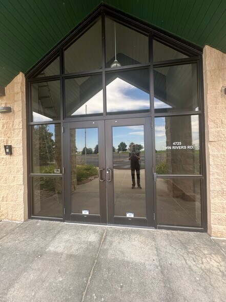 More Photos Of 4725 Twin Rivers Rd, North Platte Office For Lease