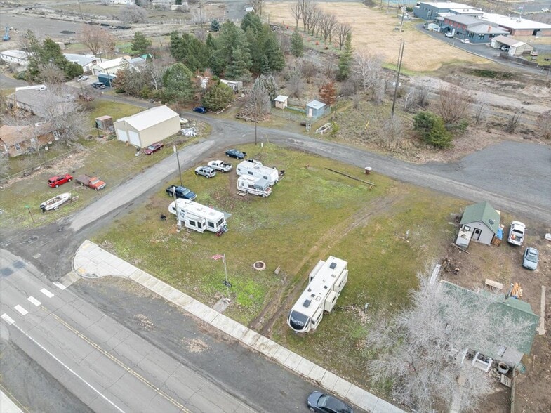 More Photos Of 165 N Main St, Washtucna Trailer Camper Park For Sale