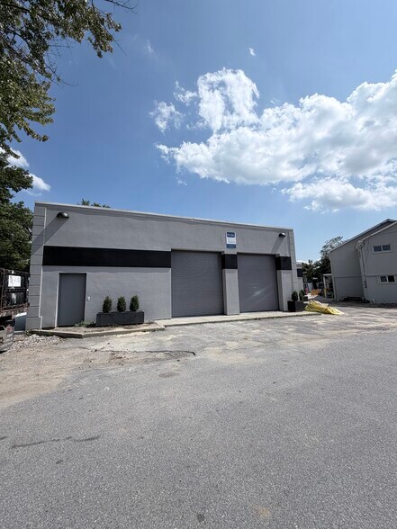 More Photos Of 21 Nursery Ln, Rye Warehouse For Lease