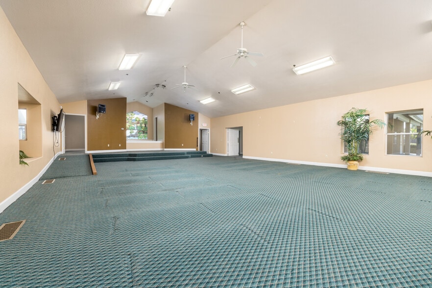 More Photos Of 2127 S Giddings St, Visalia Religious Facility For Sale