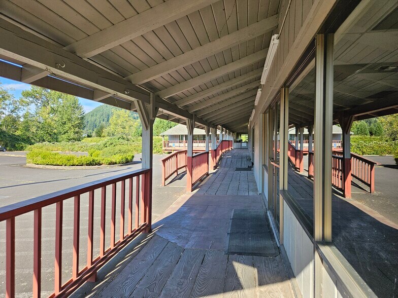 More Photos Of 350 W Columbia River Hwy, Clatskanie General Retail For Sale