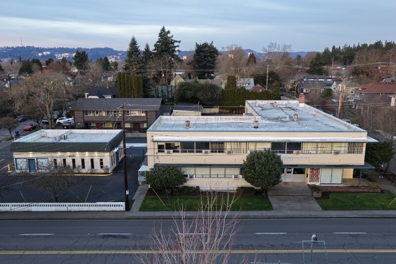 More Photos Of 605 SE 39th Ave, Portland Office For Sale