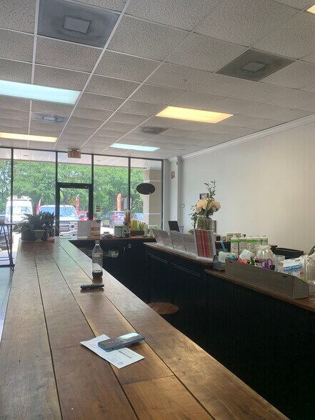 More Photos Of 13510-13520 Perkins Rd, Baton Rouge Storefront Retail Office For Lease