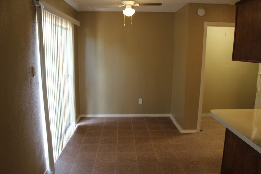 More Photos Of 200 N Jefferson St, Abilene Apartments For Sale