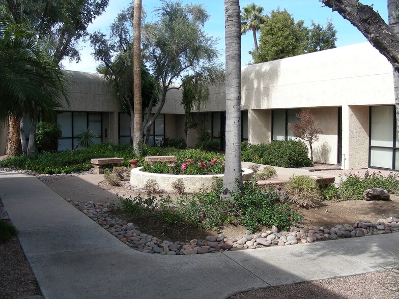 More Photos Of 8433 N Black Canyon Fwy, Phoenix Office For Lease