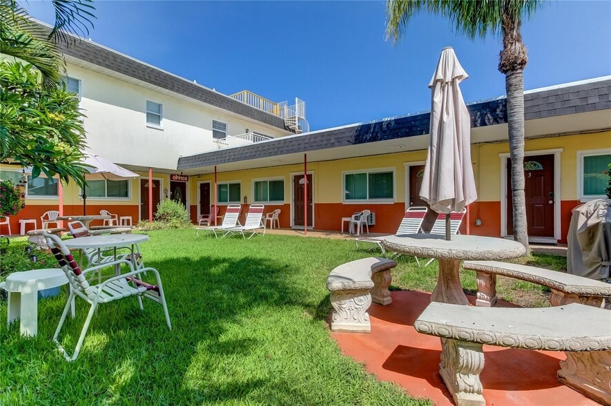Primary Photo Of 18202 Gulf Blvd, Redington Shores Hotel For Sale