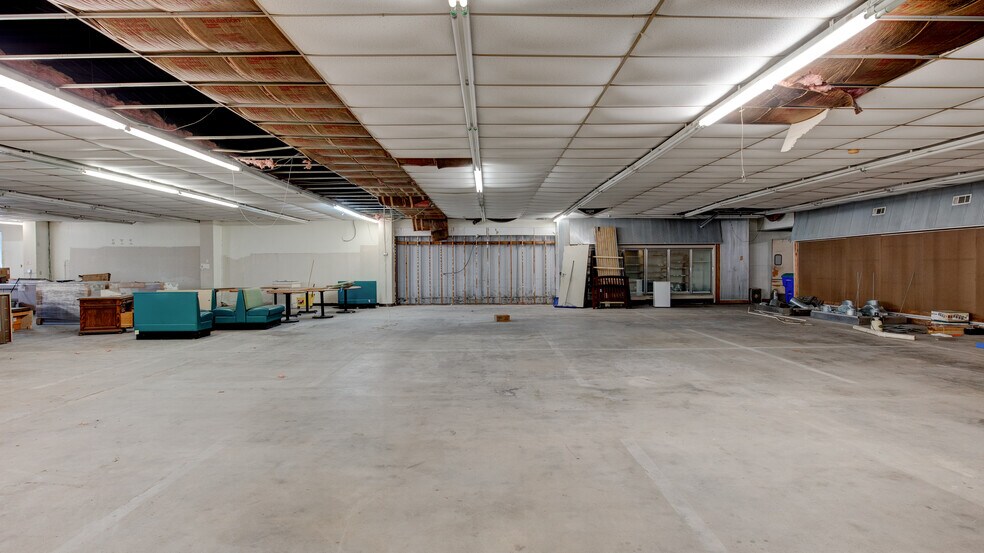 More Photos Of 2015 Payne st, Tell City Light Distribution For Sale