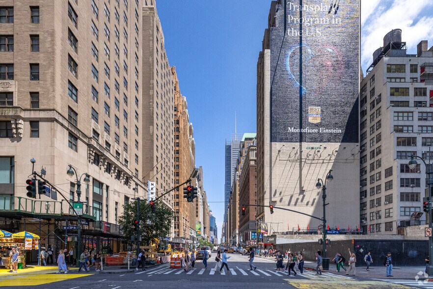 More Photos Of 505 Eighth Ave, New York Office For Lease