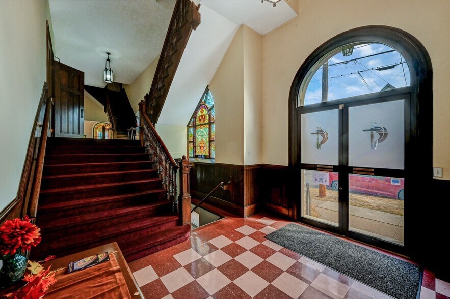 More Photos Of 720 Delaware St, Scranton Religious Facility For Sale