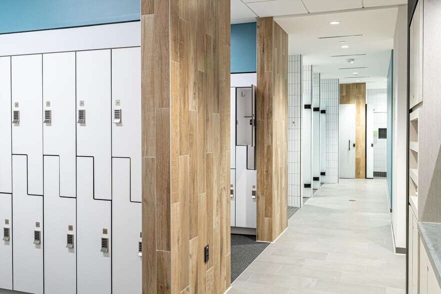 More Photos Of 400 Galleria Pky SE, Atlanta Office For Lease