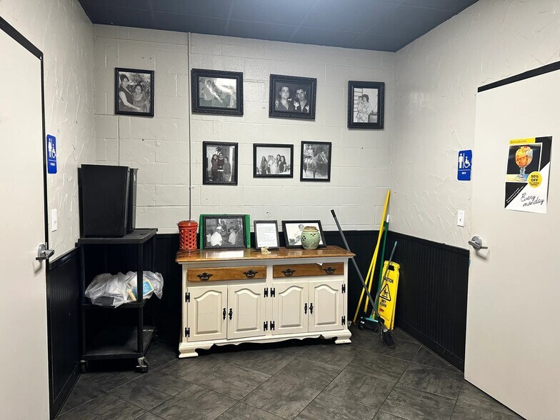 More Photos Of 2801 S 1st St, Abilene Fast Food For Sale