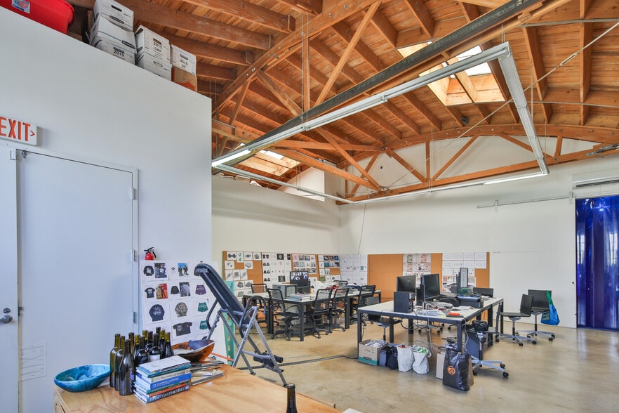 More Photos Of 5017 Exposition Blvd, Los Angeles Office Residential For Sale